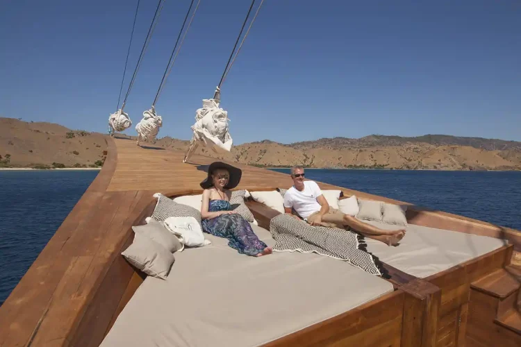 Komodo Dragon Tour | Komodo Island Tour | Komodo Luxury